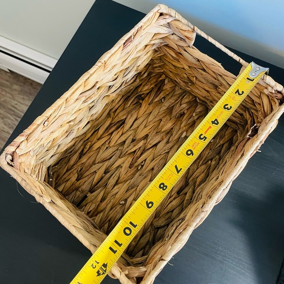 Handcrafted Woven Basket for Home Organization - Picture 2 of 4